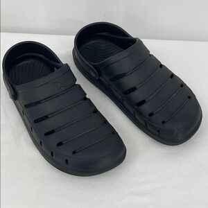 RUGGED SHARK SIZE 8 Men's Black Slip-On Clogs